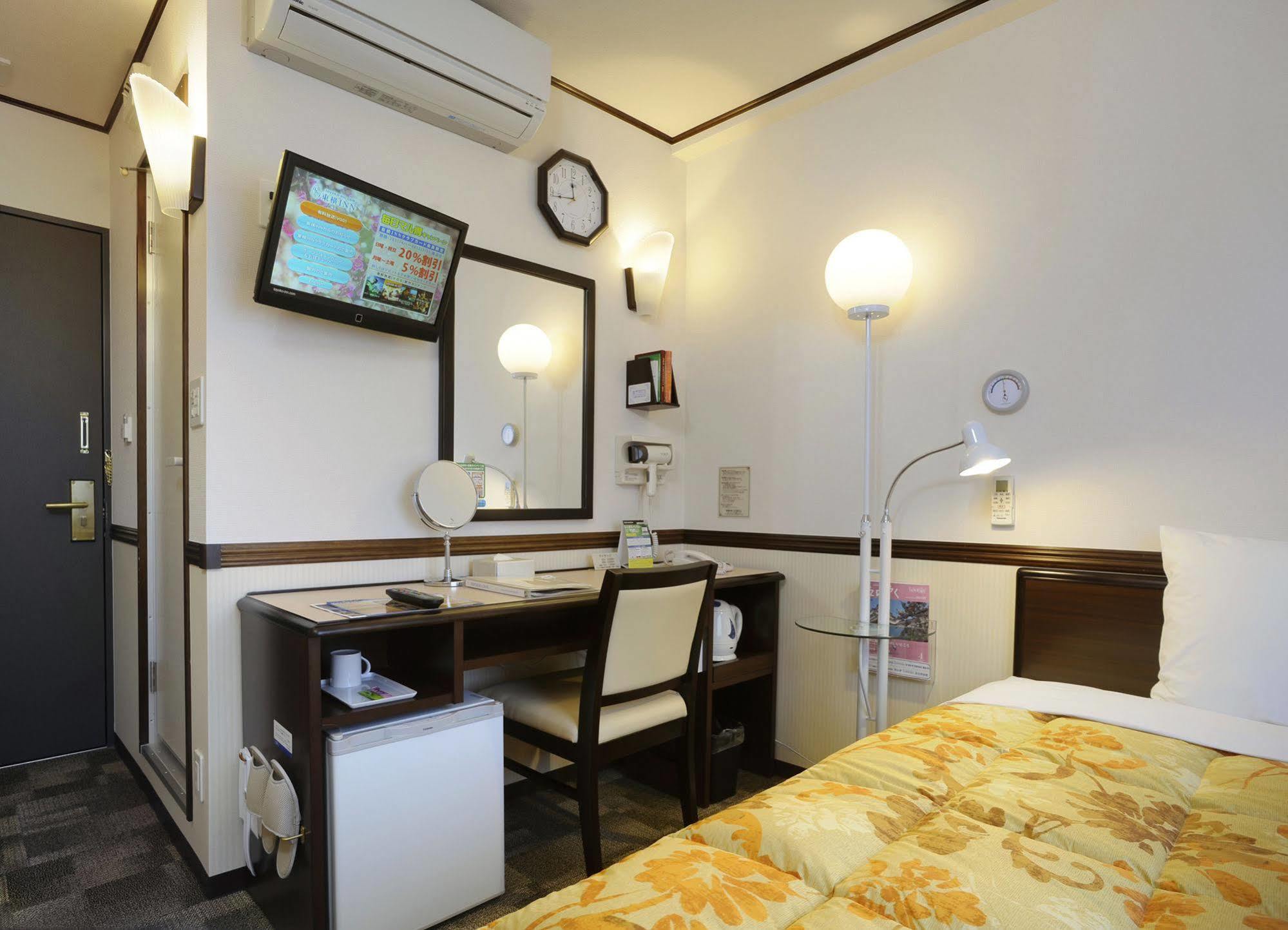 Toyoko Inn Hokkaido Sapporo-Eki Minami-Guchi Dış mekan fotoğraf