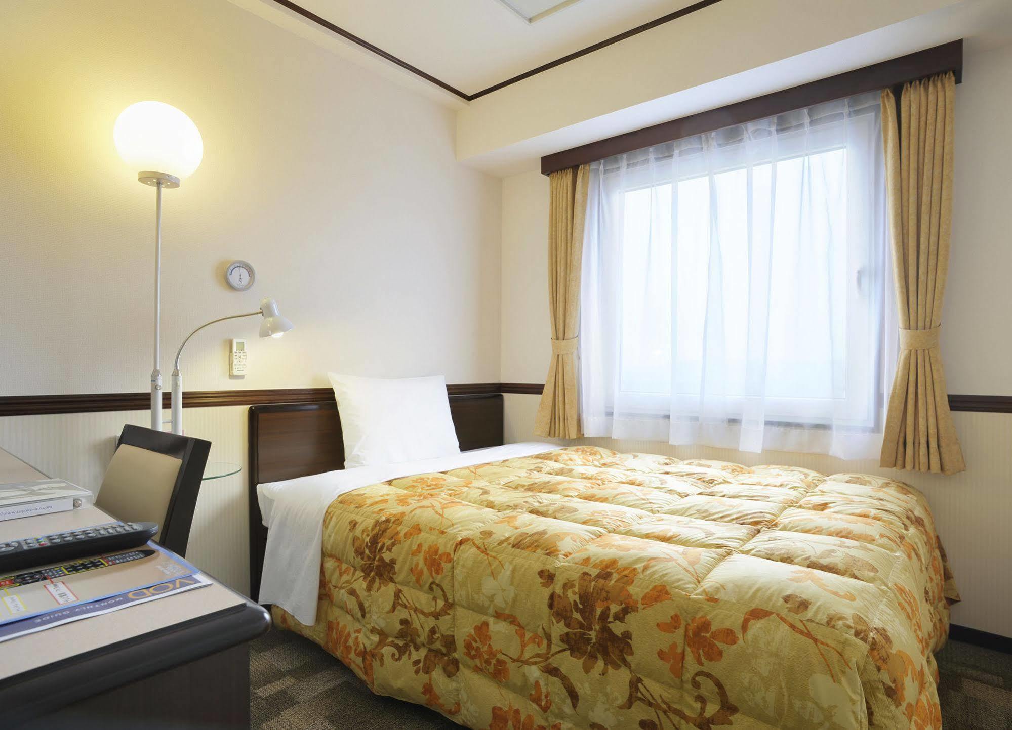 Toyoko Inn Hokkaido Sapporo-Eki Minami-Guchi Dış mekan fotoğraf